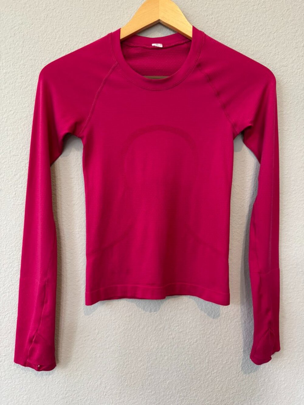 LIKE NEW! Lululemon Swiftly Tech 2.0 Long Sleeve, Size 0, Berry